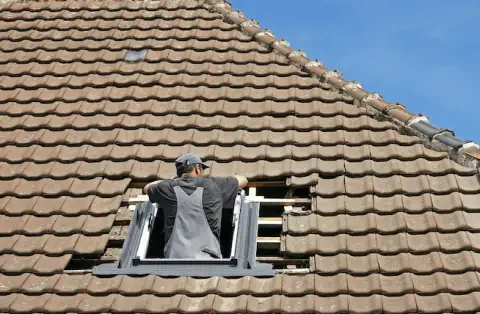 Pose de velux - Plounéour-Ménez